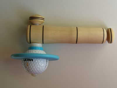 toupie fabriquée avec une balle de golf